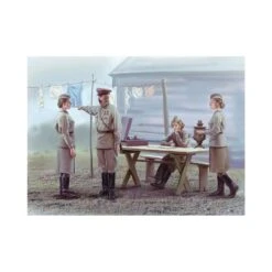 1/35 Soviet Military Servicewoman (1939-42) 4 Figs ICM 35621