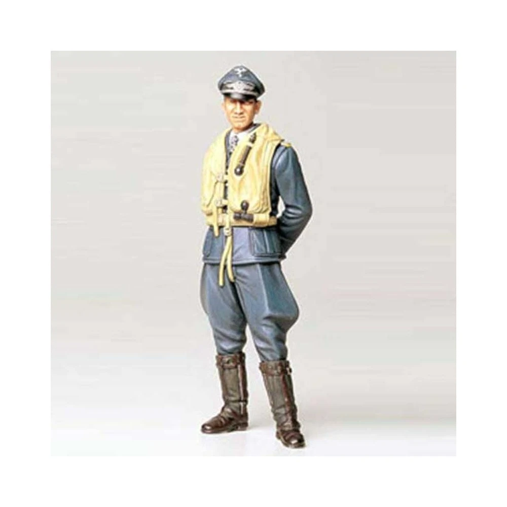 1/16 WWII German Luftwaffe Ace Pilot Tamiya 36302 3 1/16 WWII German Luftwaffe Ace Pilot Tamiya 36302